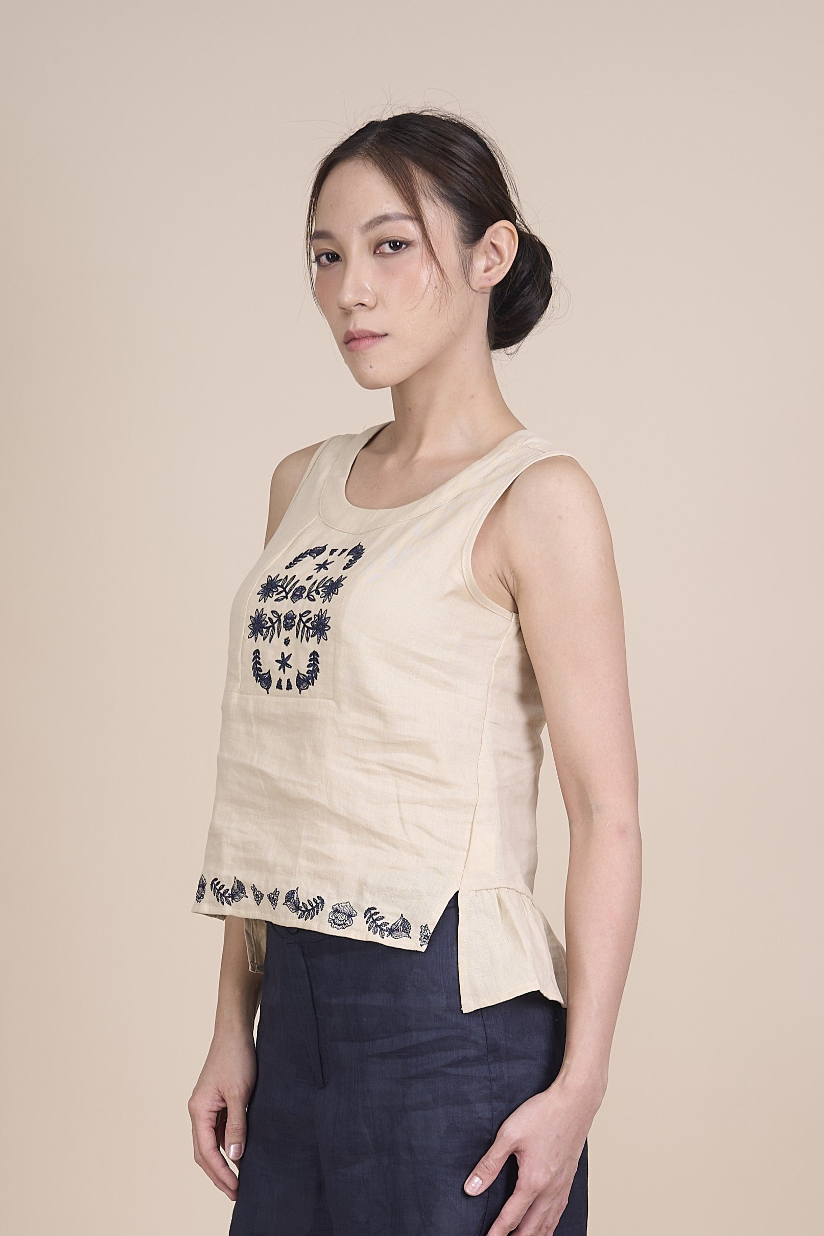 NATALIA SLEEVELESS TOP