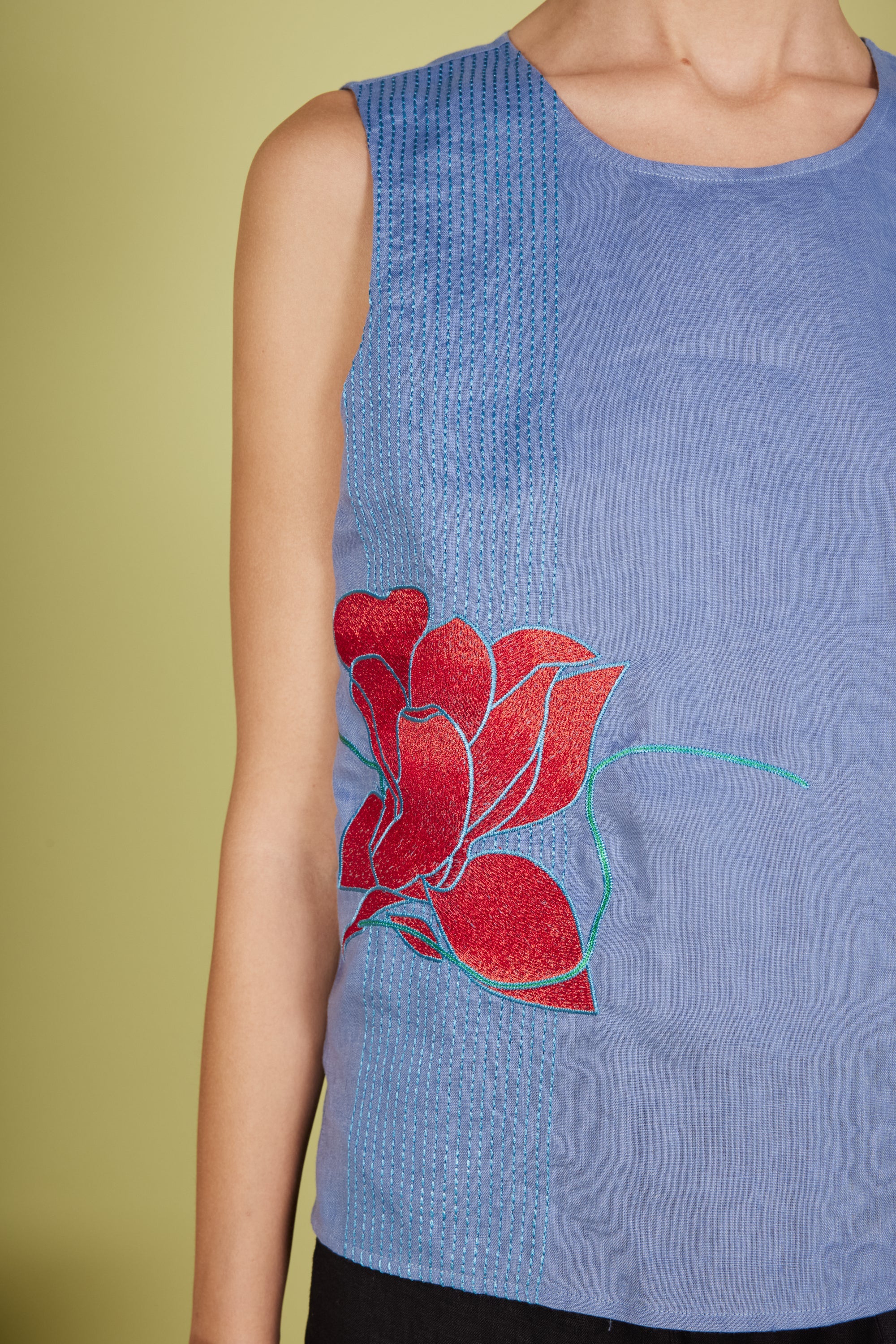 EMBROIDERED SLEEVELESS TOP