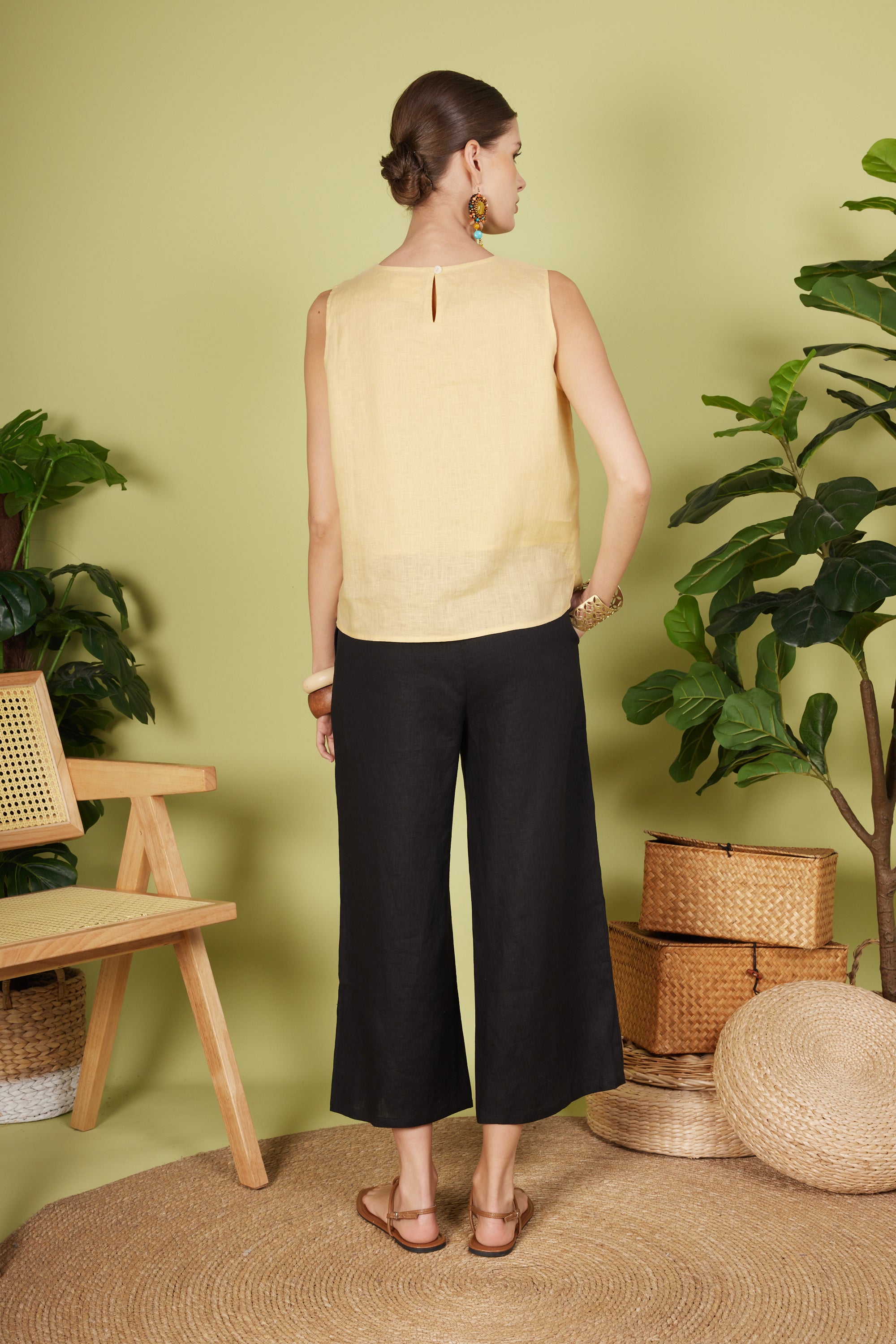 EMBROIDERED SLEEVELESS TOP