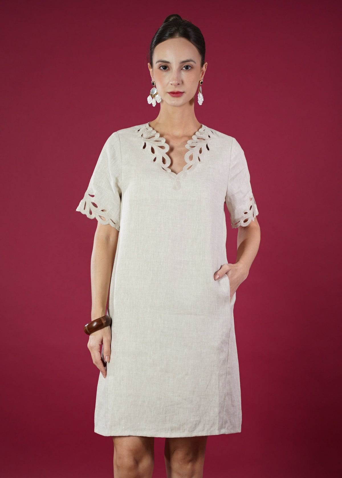 ANA ANGLAISED SHORT DRESS