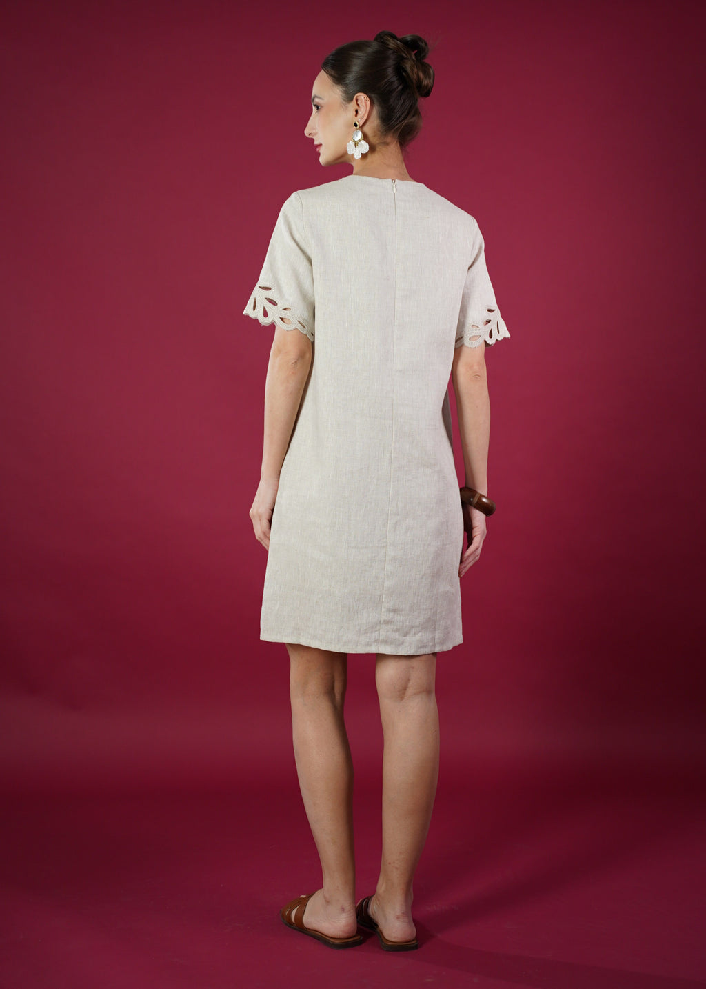 ANA ANGLAISED SHORT DRESS