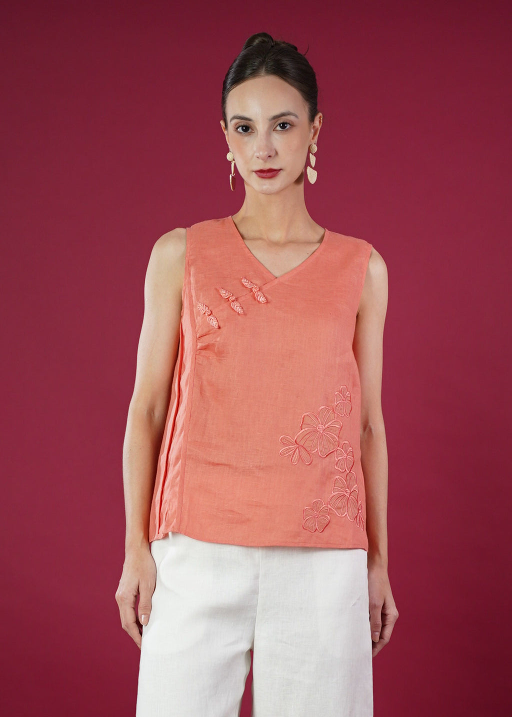 DELILAH SLEEVELESS QIPAO TOP
