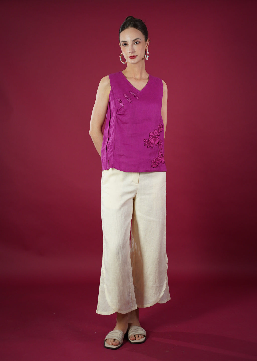 DELILAH SLEEVELESS QIPAO TOP