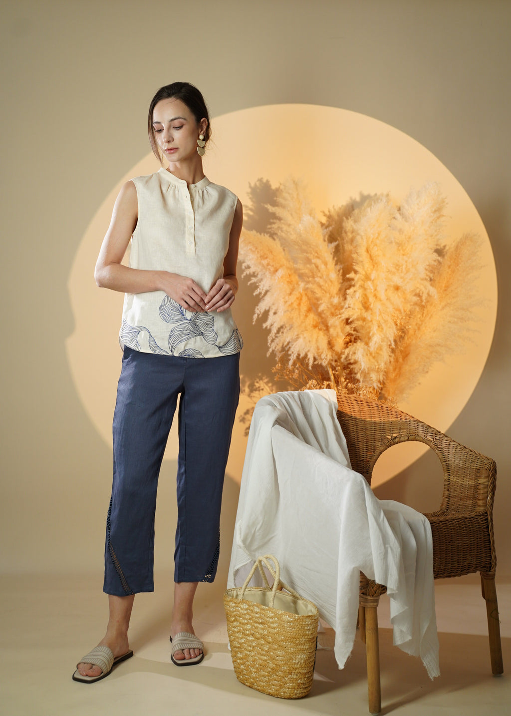 LAILLIE SLEEVELESS TOP