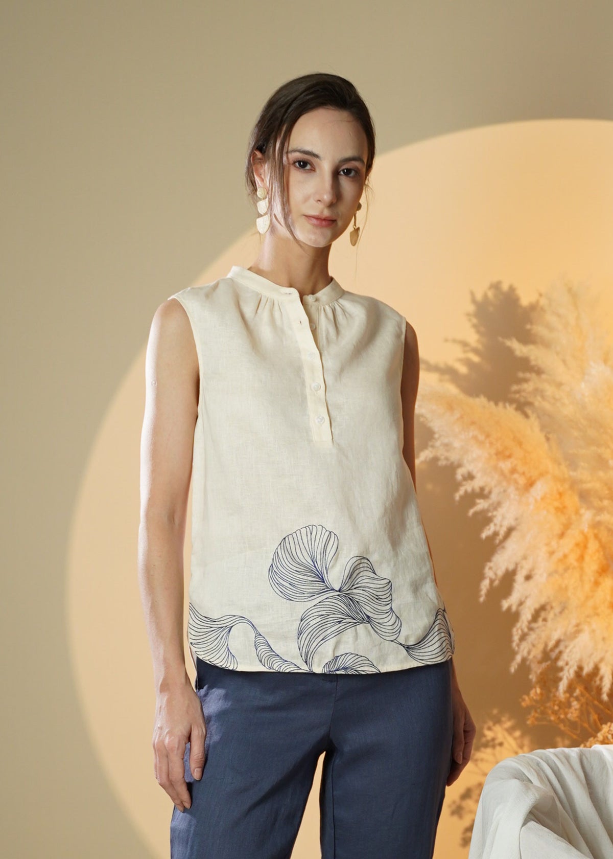 LAILLIE SLEEVELESS TOP