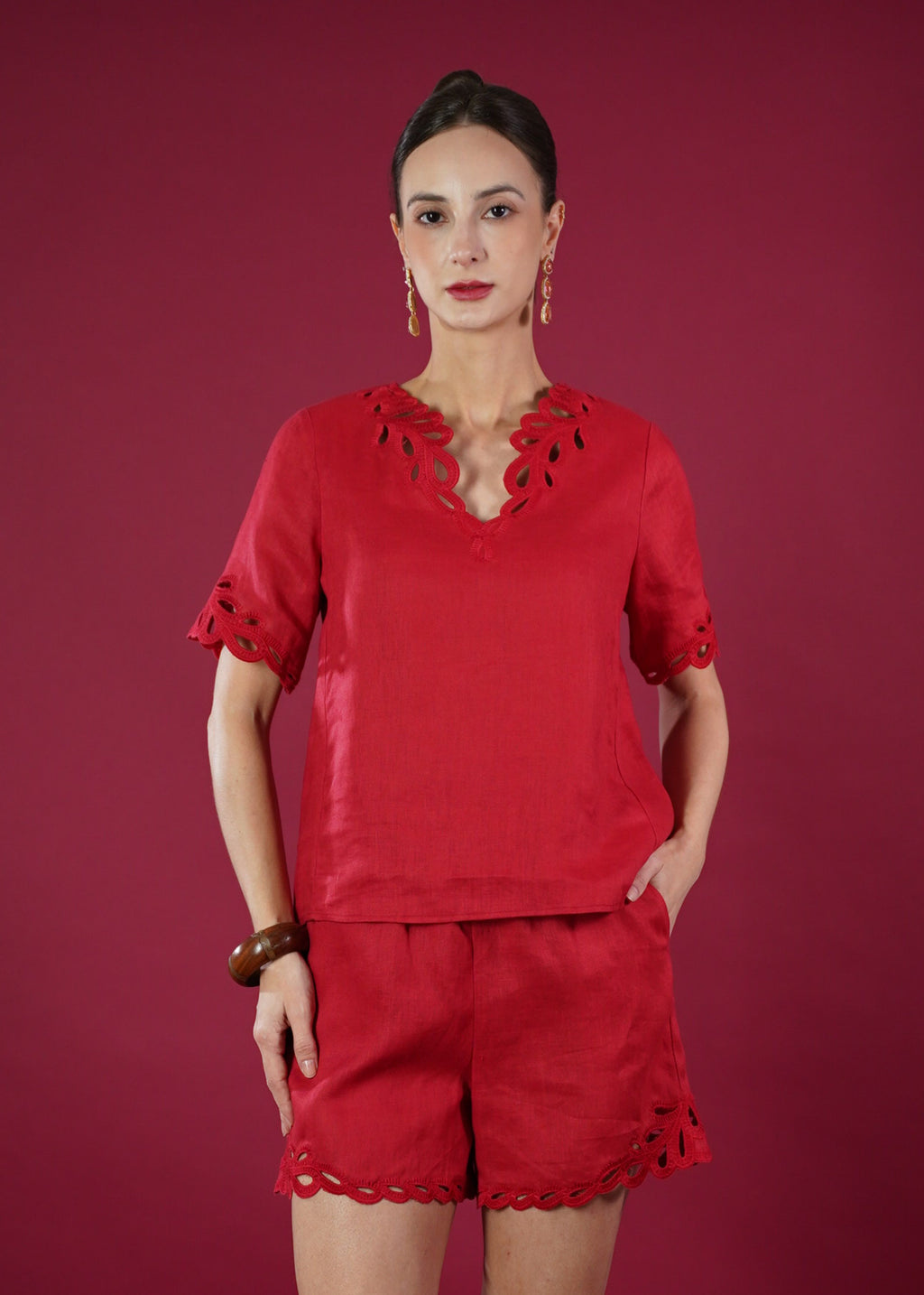 LITA SHORTS SLEEVE ANGLAISED TOP