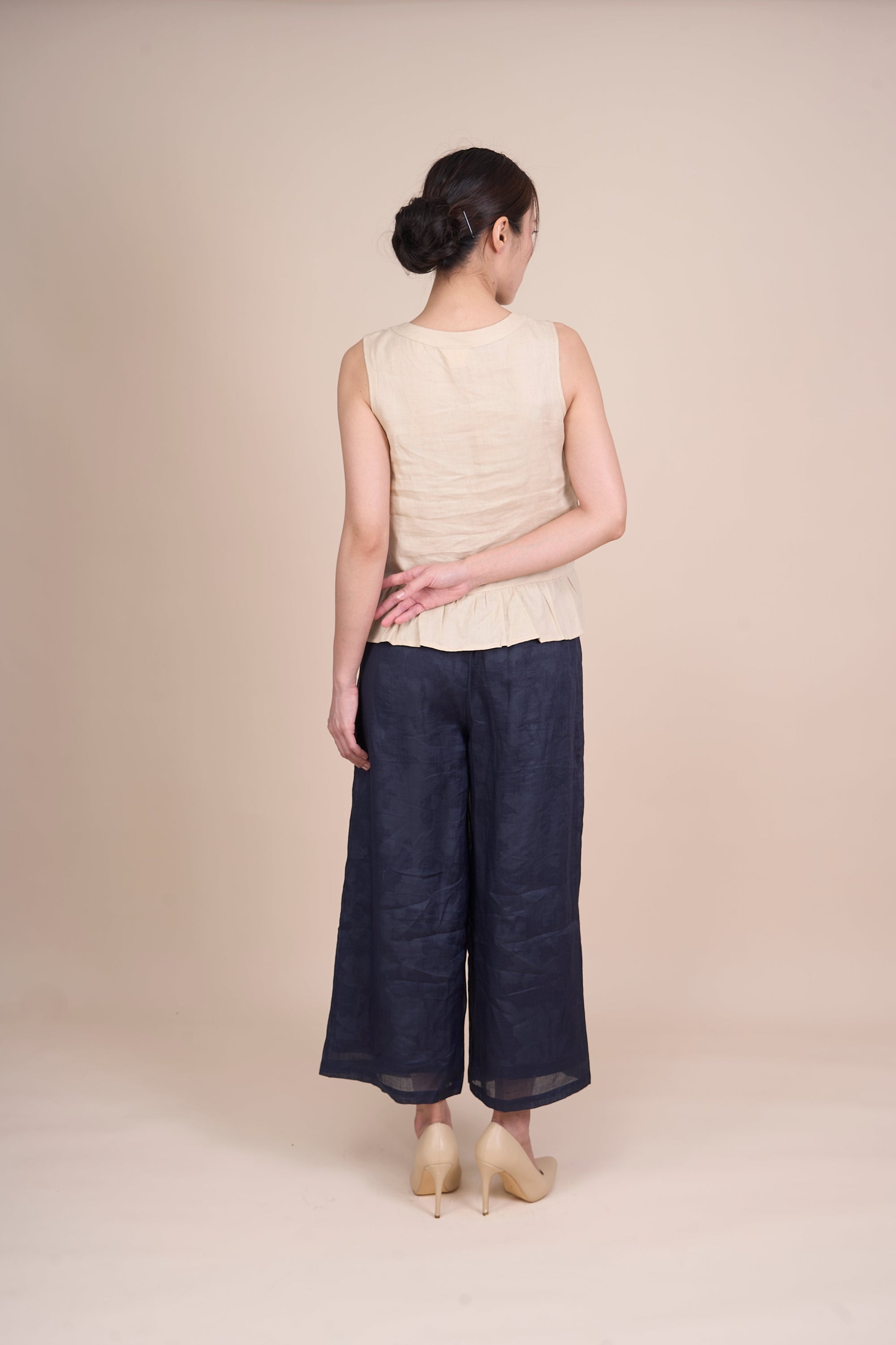 NATALIA SLEEVELESS TOP