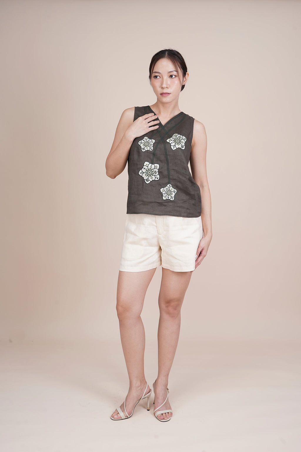 ESTELA SLEEVELESS TOP