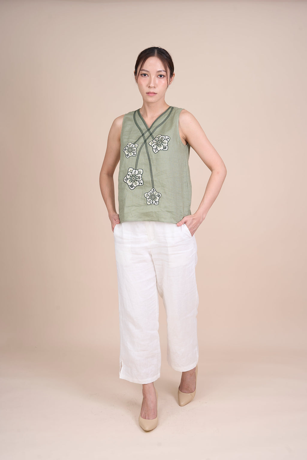 ESTELA SLEEVELESS TOP