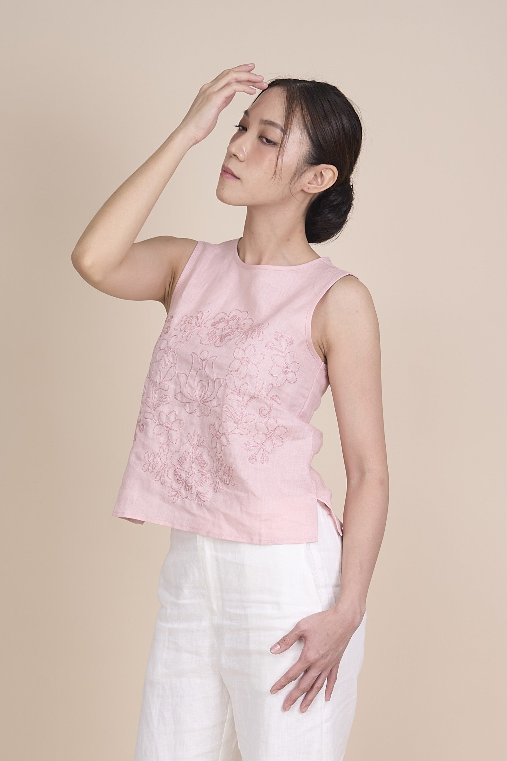 YVONNE SLEEVELESS TOP