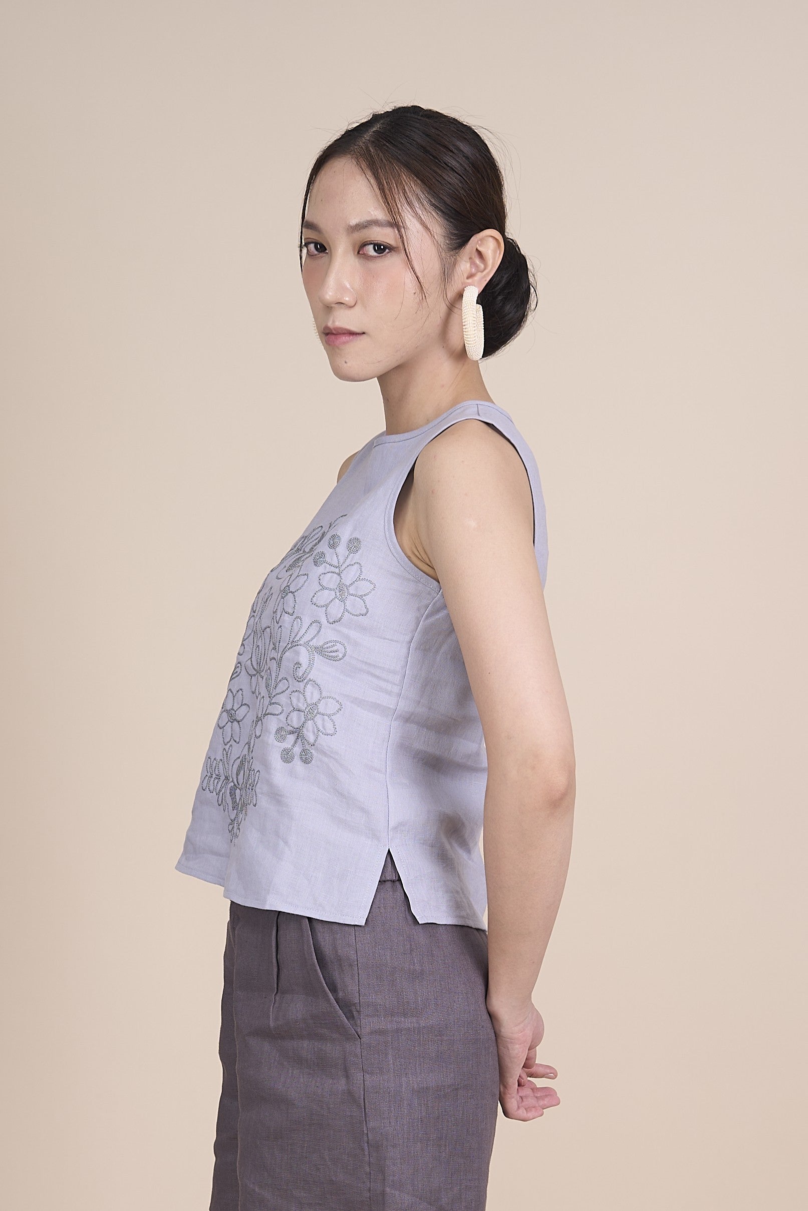 YVONNE SLEEVELESS TOP