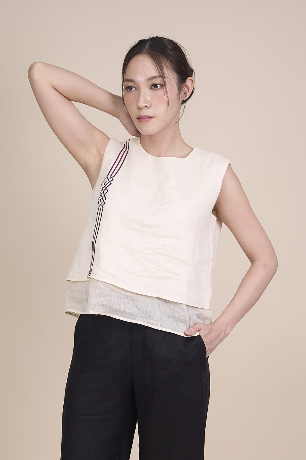 CHERLY SLEEVELESS TOP