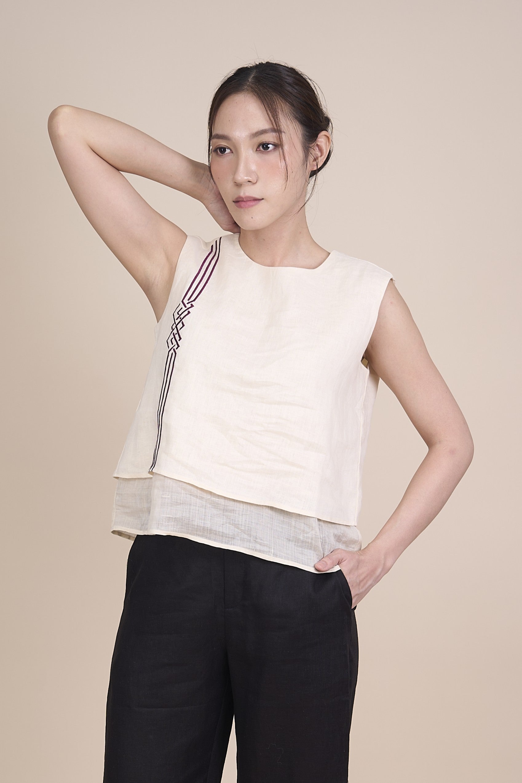 CHERLY SLEEVELESS TOP