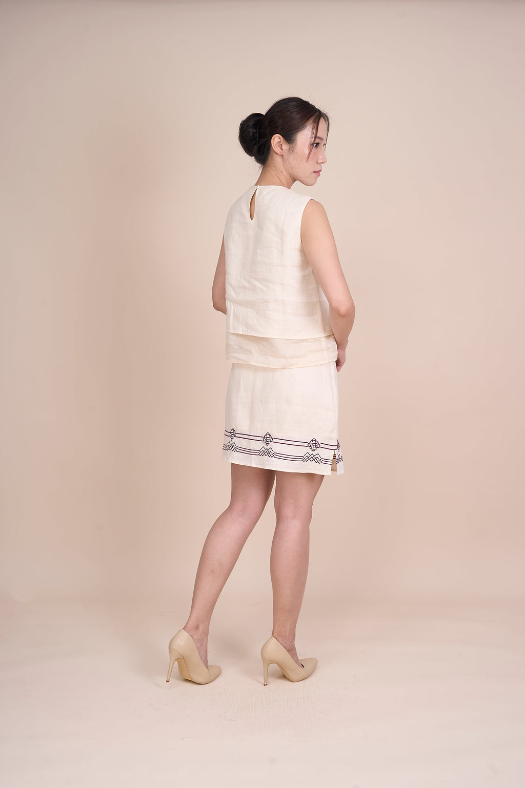 CHERLY SLEEVELESS TOP