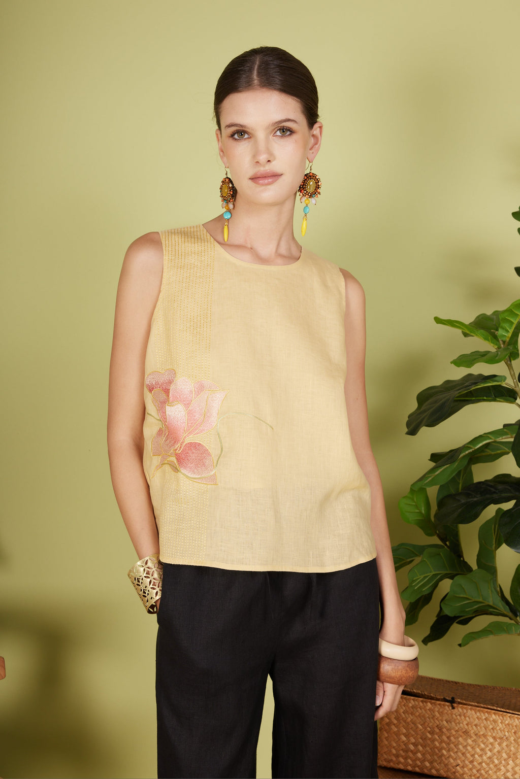 EMBROIDERED SLEEVELESS TOP